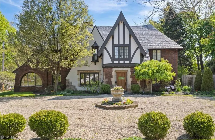 Stan Hywet, Highland Square - Sleeps 12 - Image 1