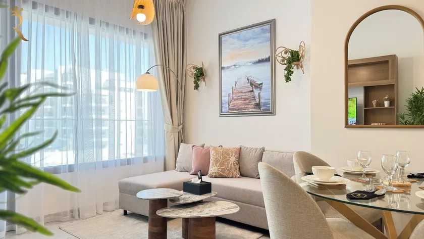 Elegant 1BR | Blooming Chic Luxe Escape - Image 1