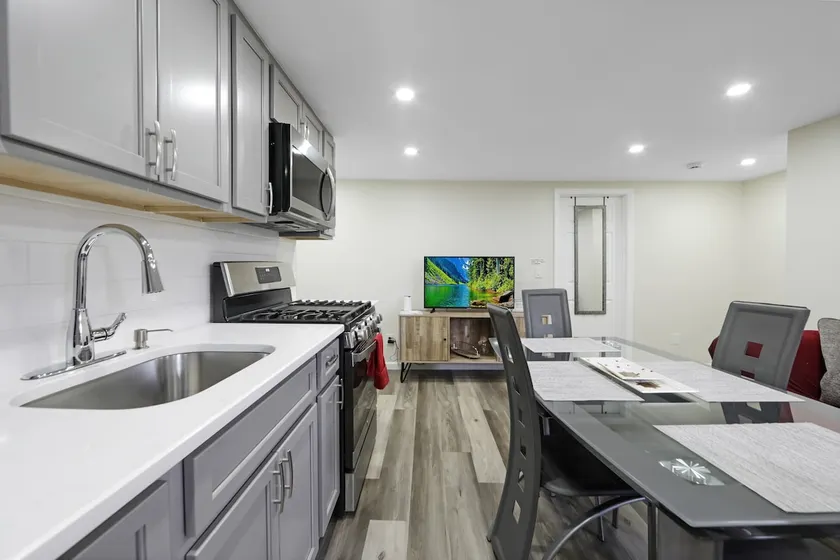 Renovated apt only 10minutes from Nwk Penn Station - Image 1