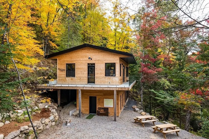 Savanë House: Mountain Side Home w/ Sauna and Spa - Image 1
