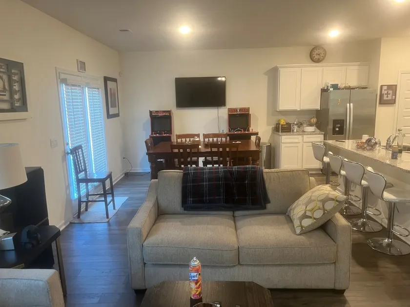 The Cozy Spot In Hampton! - Image 1