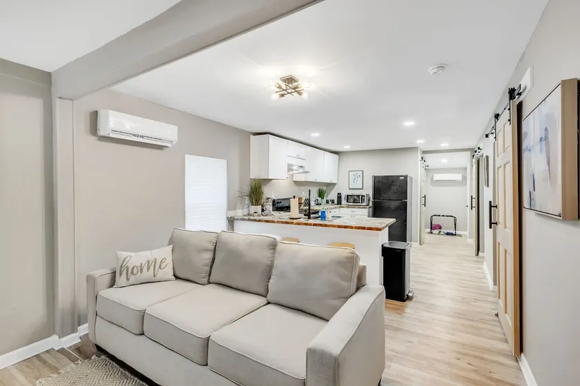 Charming 2-Bed Home with Exclusive Garden - Image 1