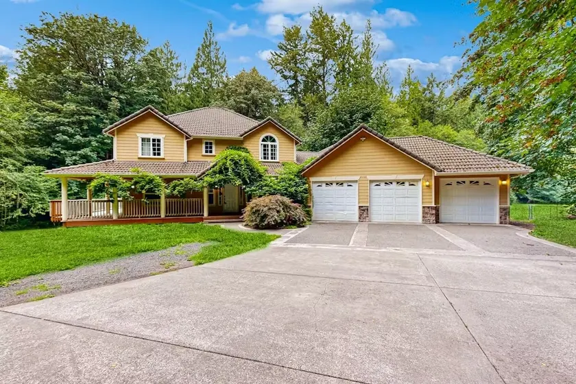 Wisteria Lane Forest Retreat in Olympia - Image 1