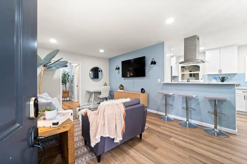 Cozy SoCal Oasis - Image 1