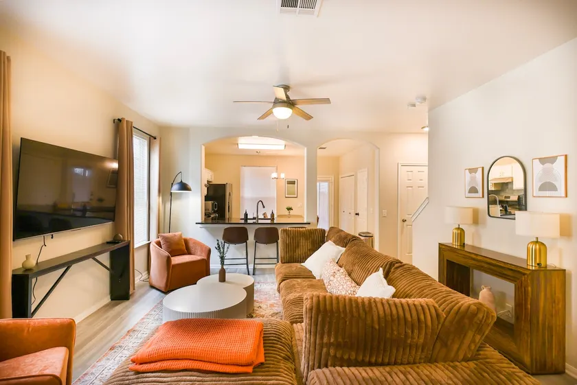 Luxury 4BR getaway near Zilker and COTA - Image 1