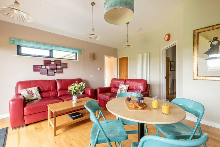 Tor Farm Lodges - Private Hot Tubs, Shared Seasonal Outdoor Pool, Dog Friendly - Image 1