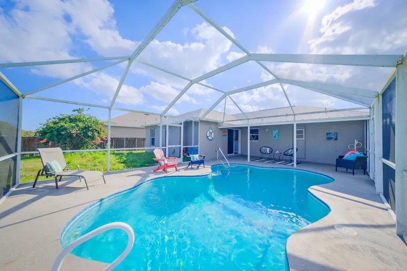 The Rizz Retreat! Heated Pool / Arcades / Beaches! - Image 1