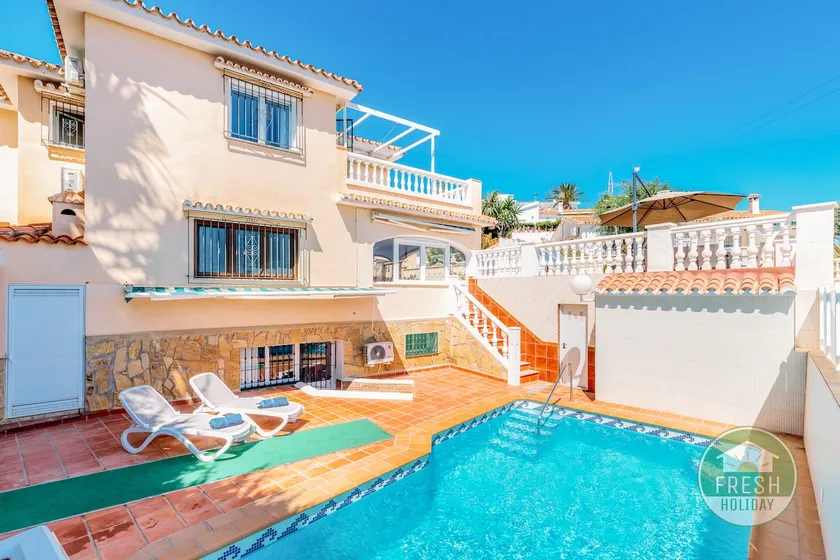 Family-oriented lovely villa with garden, terrace & barbeque | Pool view | Next to the beach - Image 1