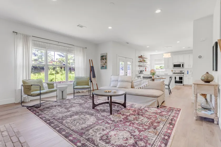 Pristine 4BR w/ Fire Pit, Walk to Starbucks & Swig - Image 1