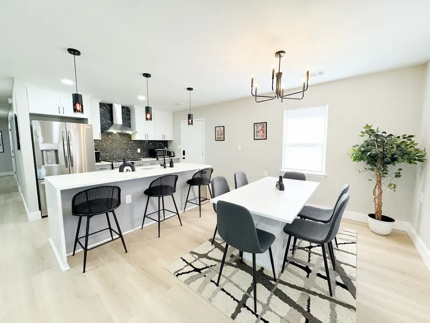 Stylish Getaway in Heart of ATL - Image 1