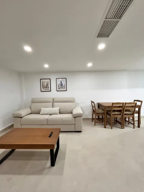 AeroSuites 201 Accommodation Madrid - Image 1
