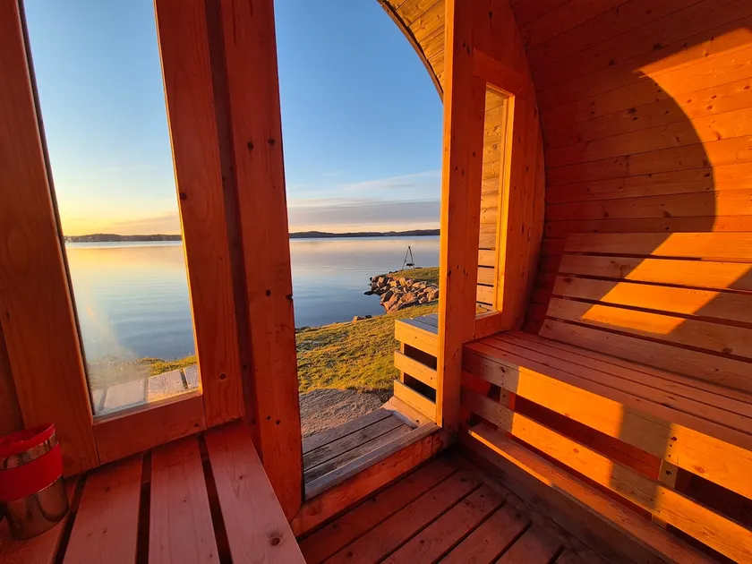 Unique property with sauna by the lake - Image 1