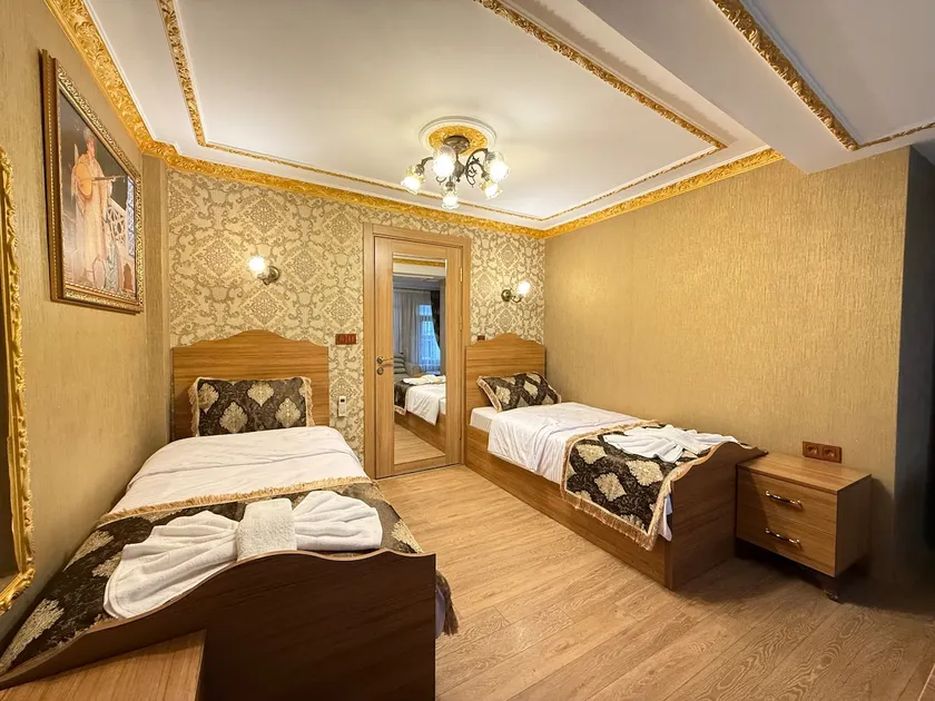 Elegant 2-bedroom apartment near Hagia Sophia - Image 1