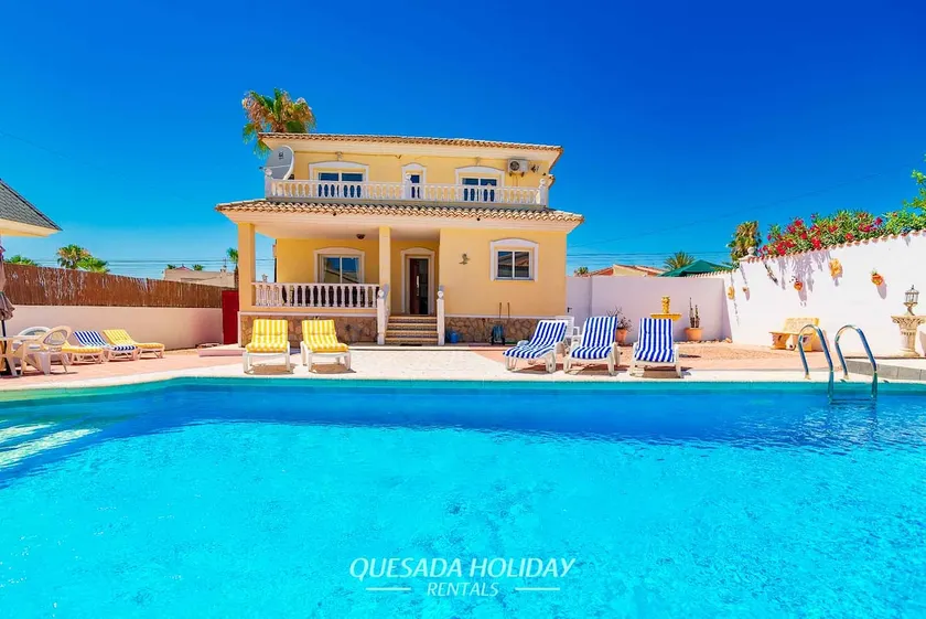 Villa Rosa Quesada Center - Image 1