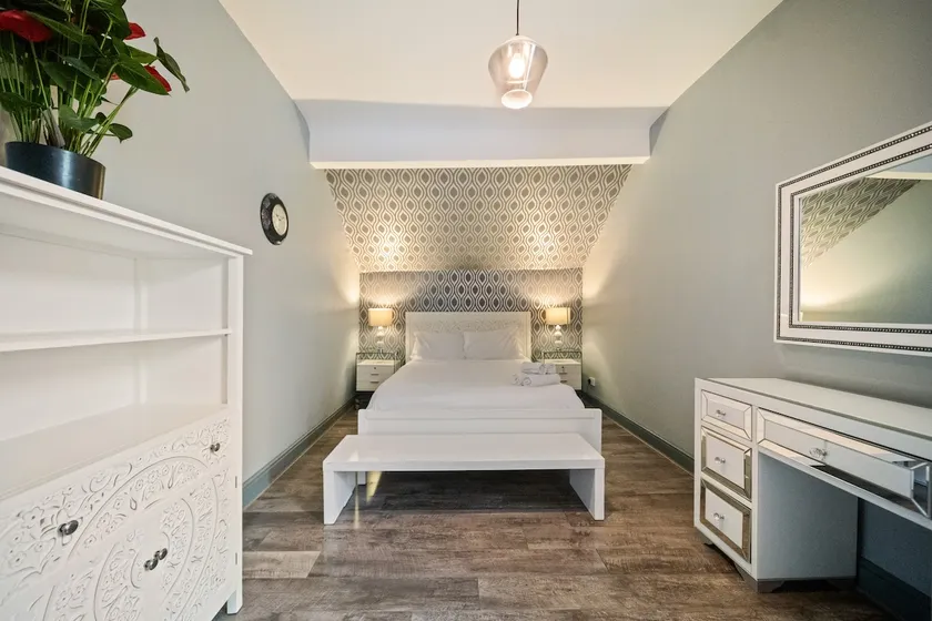 Chic, Spacious Home With Hot Tub + Free Parking! - Image 1