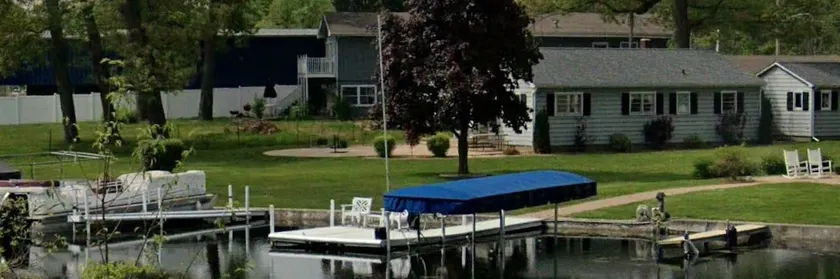 Cozy, Quaint Lakeside Cottage - Image 1