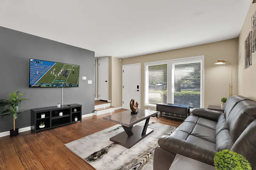 Chic 2BR Oasis - Downtown Birmingham - Image 1