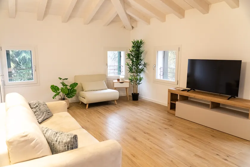Elegant penthouse with 3 bedrooms and a whirlpool - Image 1