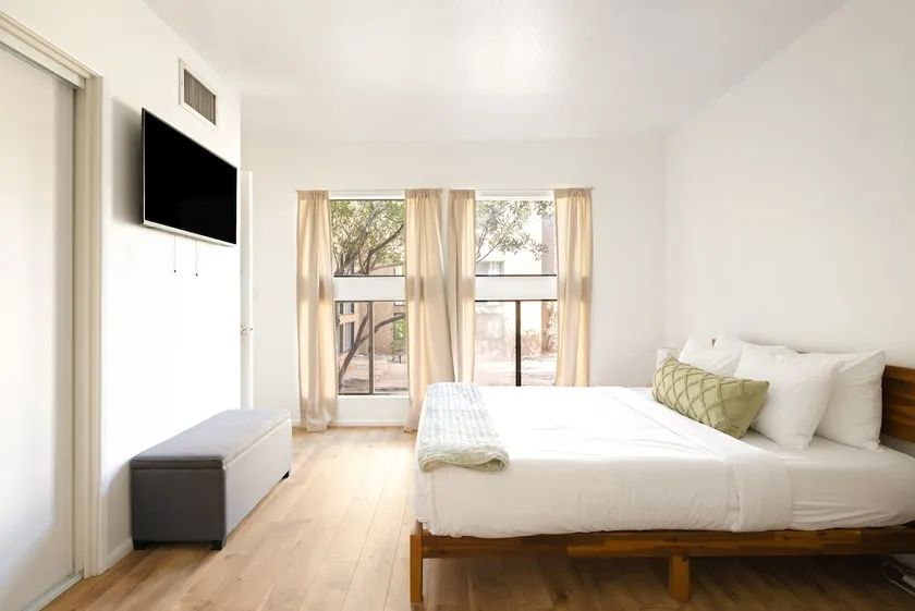 Midtown Retreat-Pet Friendly - Image 1