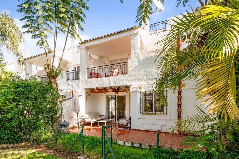 Explore Life at Los Naranjos Marbella - RDR453 - Image 1