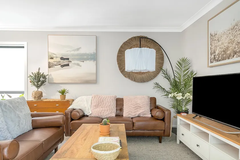 KozyGuru Marsden Park Charming 5Bed Backyard - Image 1