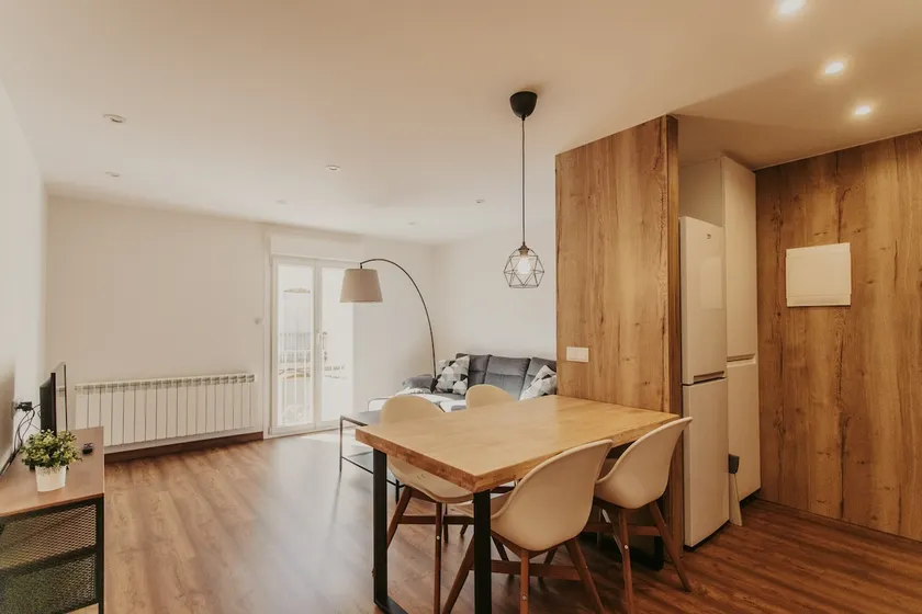 Urban apartment in El Ripollès - Image 1