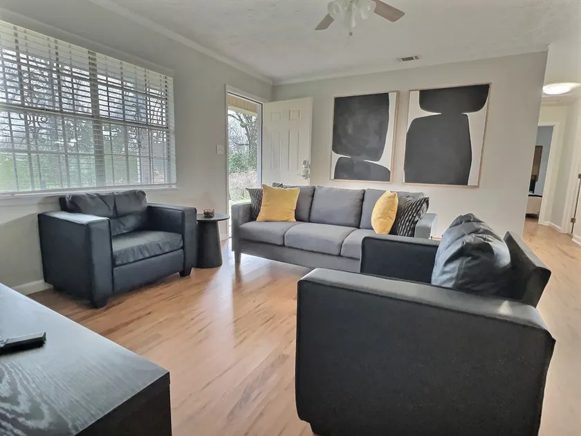 Southern Country Comfort in Uniontown l 4BR Home - Image 1