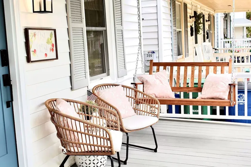 Walk to Dining, Beach & Park~Family Friendly Home! - Image 1