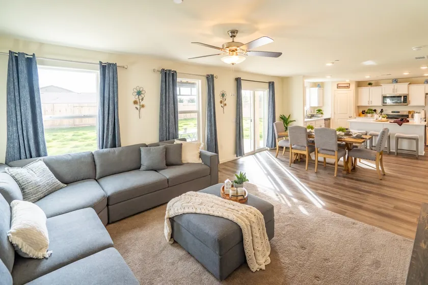 Luxurious Family Home 5Bd/3Bath - Image 1