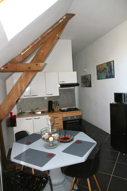 Entire place: Apartment - Image 1