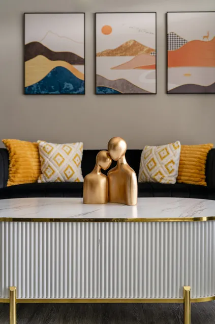 Lux Haven Whitestown - Image 1