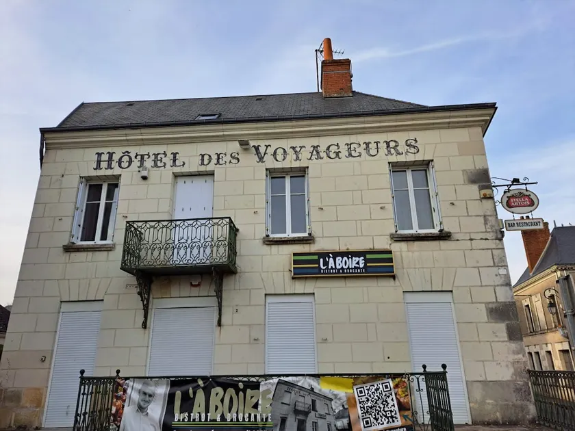Accommodation in a former 18th century hotel - Image 1