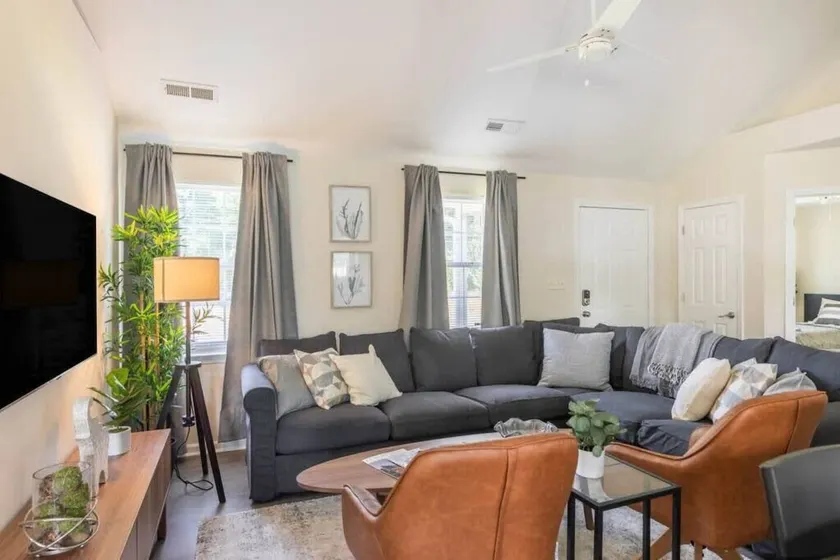 Bright & Cozy 3BR Retreat - Image 1