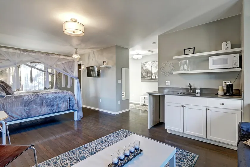 The Retreat- Romantic private suite - Image 1