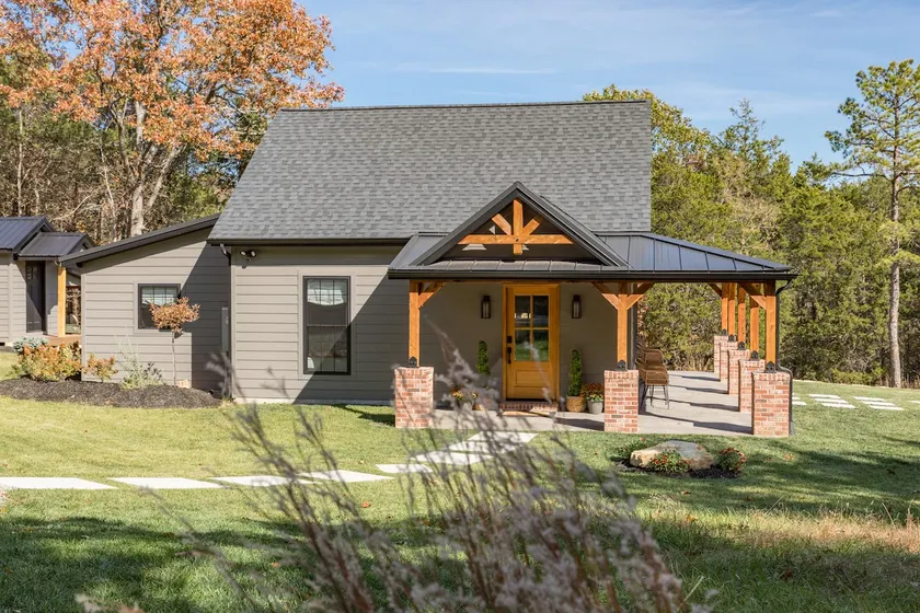 Lone Pine Cabin ~ rustic, modern, luxury, private - Image 1