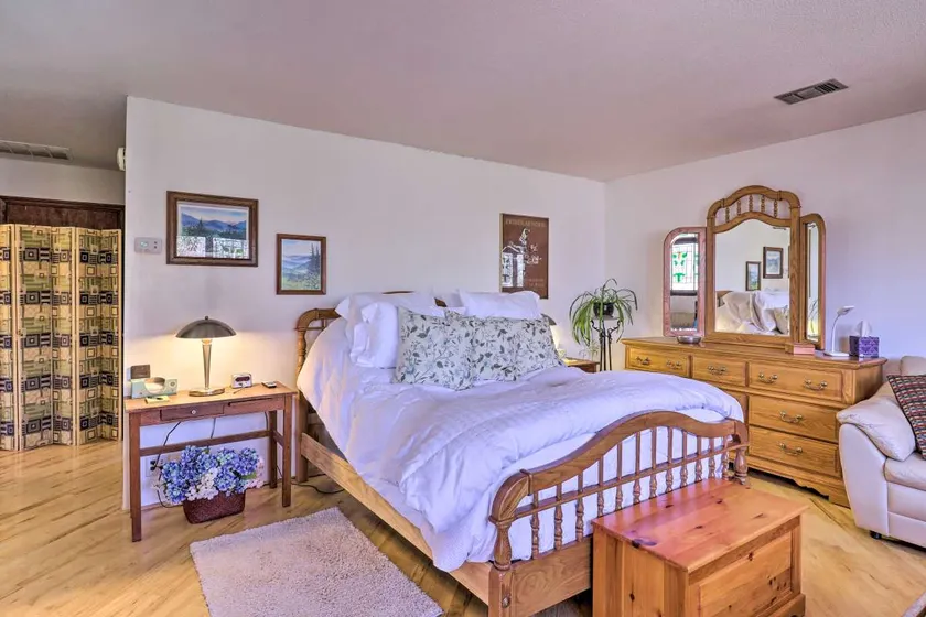 The WCU “Catamount Gap Studio” apartment - Image 1