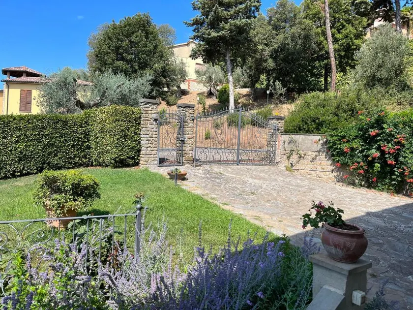 FREE PARK AC Apartment with 2 rooms Private garden - Image 1