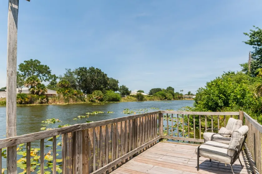 Remodeled 3B/2B with Pond & Deck - Image 1