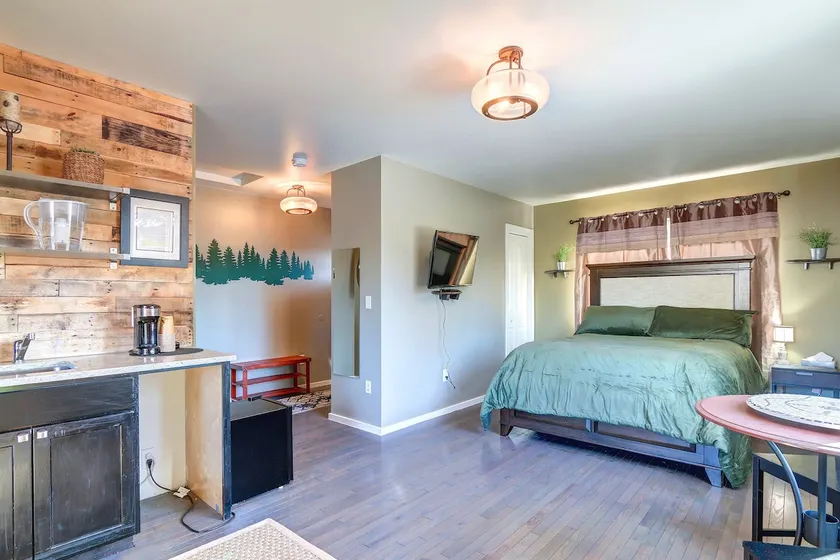 The Loft- super cool private suite - Image 1