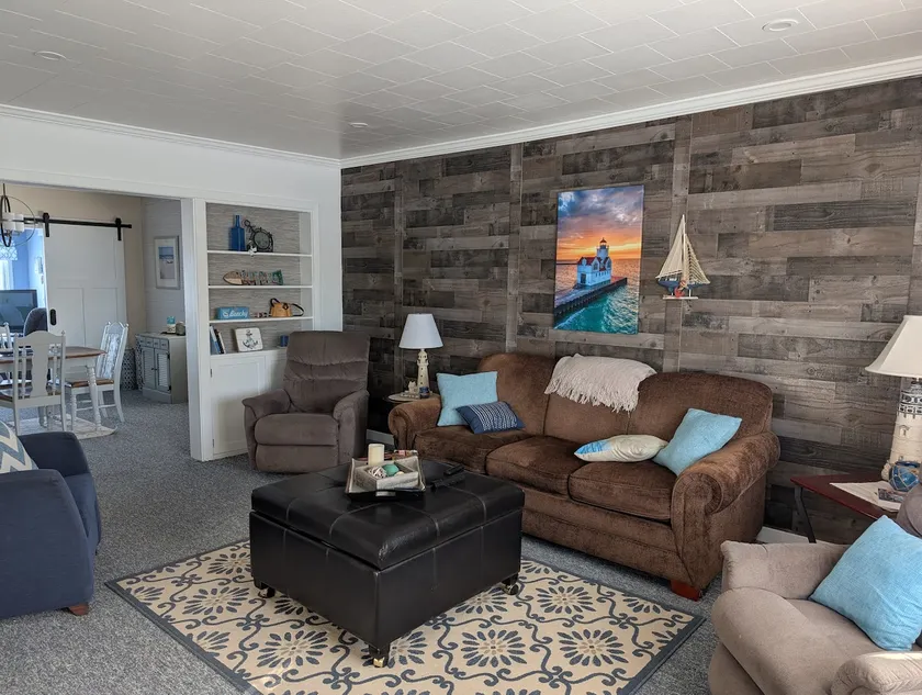 Beachfront House in Kewaunee - Image 1