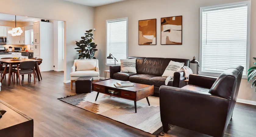 Riverside Retreat Close to Downtown & Speedway - Image 1