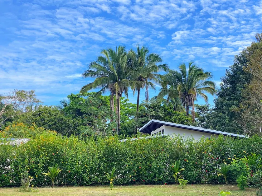 Romantic & Secluded Surf Getaway - Image 1