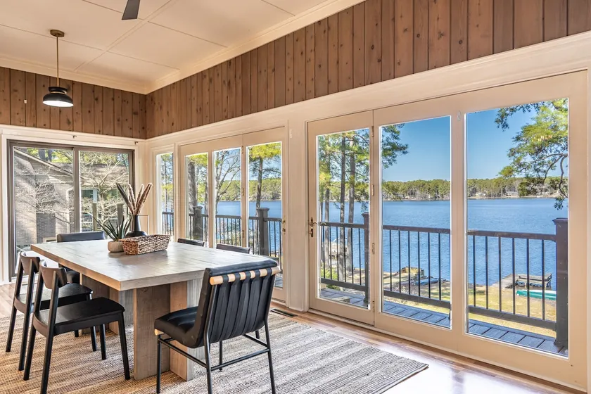 Lakefront Retreat - Image 1