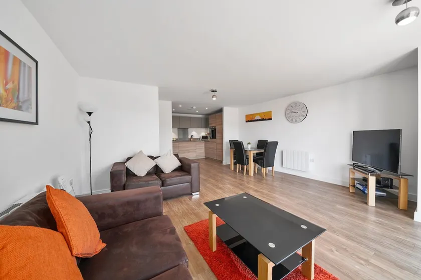 Kennet House 2 Bedroom, 2 Bathroom Apartment - Image 1