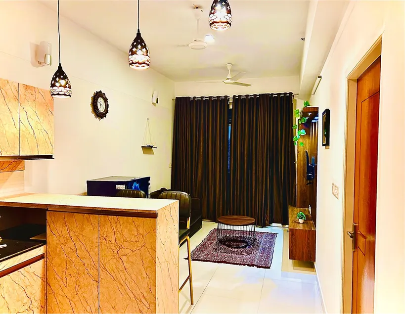 Mishara's Paradise: Elegant 1 BHK Near Infopark - Image 1