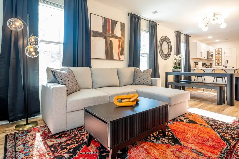 Near Airport: 25-min to DT/Beach - Image 1