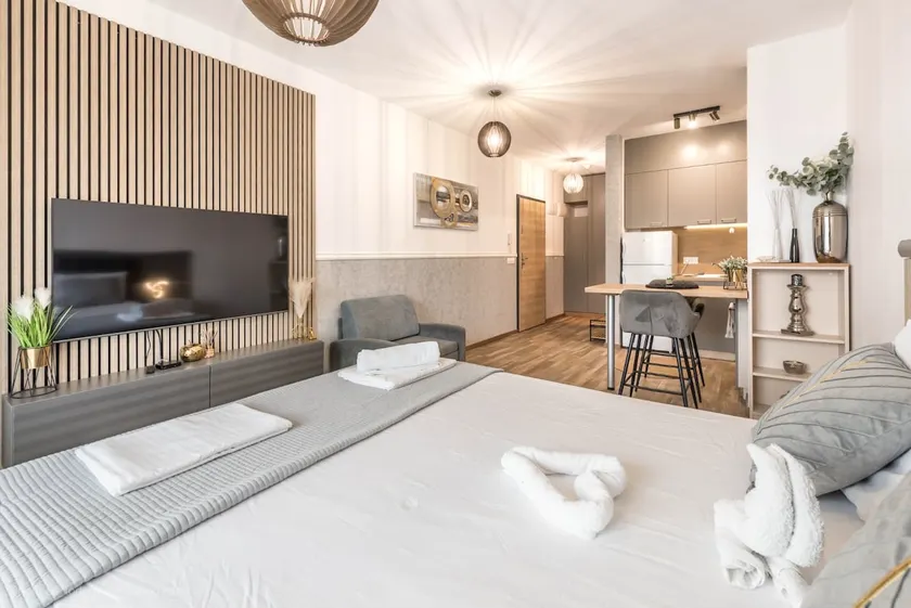 Azur Beach Apartment - Image 1