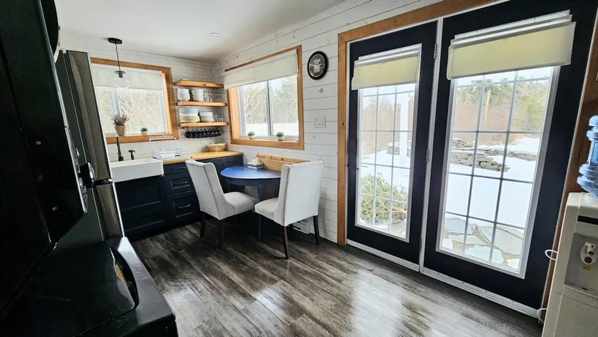 Saltwater Hideaway - Image 1