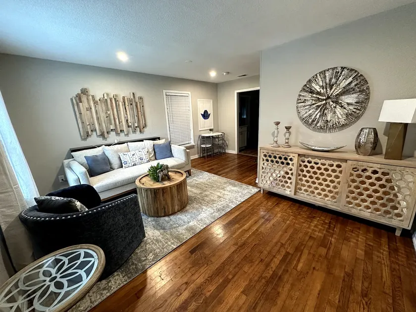 Cowtown Chic Stay - Image 1