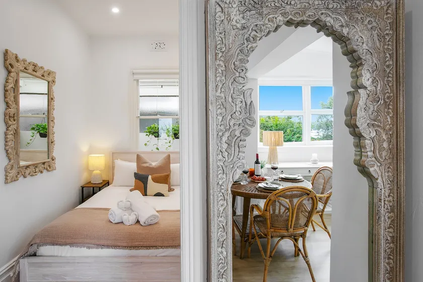 Charming Retreat in Exclusive Glebe Estate - Image 1